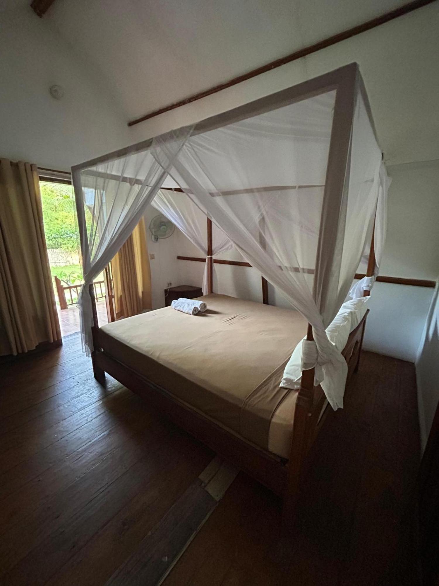 We'Be Cottages Gili Meno Bilik gambar